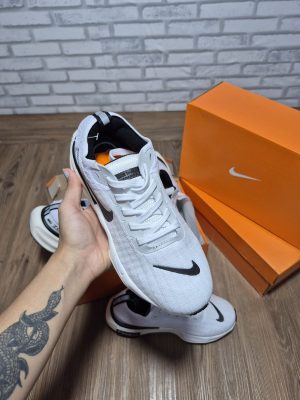 Nike Zoom X Invincible Run 3