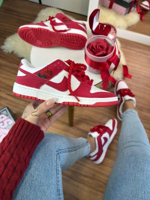 Nike SB Dunk In Roses Red Nobuc
